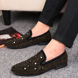 2023 New Fashion Men Party and Wedding Handmade Loafers Velvet Shoes With Gold Buckle Men Dress Shoes