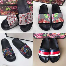 Discount Designers Slippers Rubber Slides Sandal Blooms Green Red White Web Fashion Mens Womens Beach Flip Flops Flower Chaussons