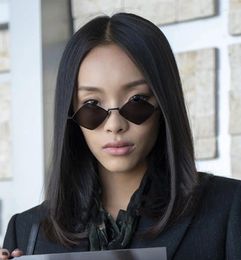 Sunglasses European American Style Women's Glasses Cool Square Shape Women Metal Frame Stylish Sun Glass Woman