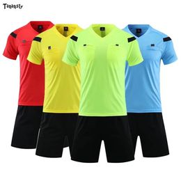 Professional Referee Soccer Jersey Set Adult Vneck Football Referee Uniform Short Sleeve Match Judge Shirt Three Pockets Shorts 22205B