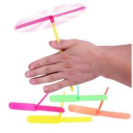 Novelty Plastic Bamboo Dragonfly Propeller Outdoor Flying Helicopter Toys for Kids Small Gift Party Favors for Children312x