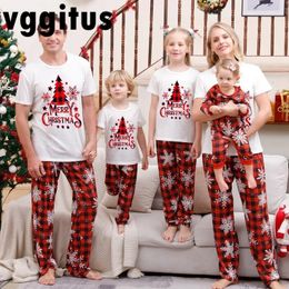 Family Matching Outfits Family Matching Outfits Christmas Parent-child Pyjama Set Cartoon Printed Home Clothing Short Sleeves Homewear Suit H1263 231123