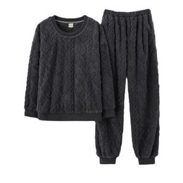 Mens Sleepwear Winter Flanell Velvet Men Pyjamas Thicked Oneck Twosided Jacquard Plush Keep Warm Twopiece Suit 231123