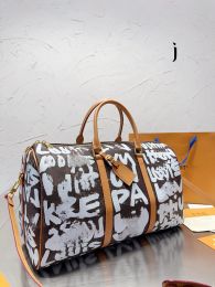 Genuino Messenger in pelle Limited Edition Men Duffel Graffiti Lettere Borse Borse per spalle Borse da viaggio aeroportuale Designer Borsa da viaggio