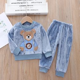 Pyjamas pyjamas uppsättningar för baby pojkar flickor vinter plus sammet tjock flanell fleece hemkläder barn varm tecknad sömnkläder kostym 231122