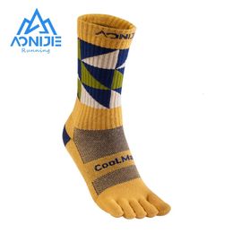 Sports Socks One Pair AONIJIE E4832 Unisex Colorful Sports Long Five-Toe Socks Stocking Thickened Terry Lining Toe Socks For Running Marathon 231122