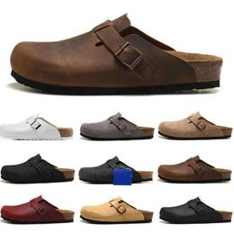 Sandals Boston Clog Men Women Designer Slippers Leather Bag Head Pull Cork Flats Mules Woody Loafers For Slipper Brown Fashion trend shoes