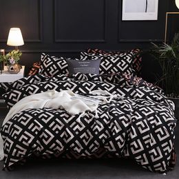 Luxury Black Bedding Set SIngle Full Size Polyester Bed Linen Duvet Cover Set Modern Bird Plaid Anime With Pillowcase264a