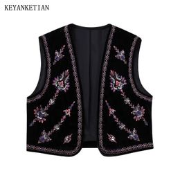 Womens Vests KEYANKETIAN Autumn Sequined Floral Embroidery Velvet Waistcoat Vest National Vintage Soft Touch Sleeveless Crop Top 231123
