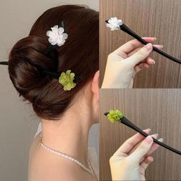 Hair Clips Vintage Wood Flower Tassel Step Shaking Hairpin Stick Ancient Style Ornament Headdress Accessories Pins Gift