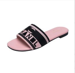 Designer Slides Women Embroidered Fabric Slide Luxury Slippers Summer Beach Ladies Walk Sandals Fashion Low heel Flat slipper Shoes Size 37-42 PD686