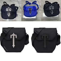Shoulder Bags Trapstar designer men messager bags crossbody bag Luxury Retro nylon black Casual outdoor Trendy shoulder Simple French minority YI523