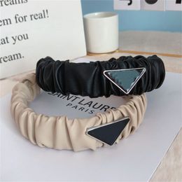 3 Colour Designer Headwear Luxury Hair Accessories Leather Hair Hoop Woman Retro Fashion Hair Clasp Classic Letters Hairpin