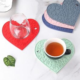 Table Mats Heat Insulation Waterproof Placemat Mat Non-Slip Design Rich Color Heart-Shaped Silicone Drinkware Pad