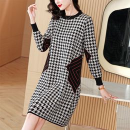 Plaid Knit Sweaters Dresse Women Designer Long Sleeve O-Neck Slim A-Line Vacation Party jumper Dress 2023 Spring Autumn Winter Soft Warm Elegant Fit Runway Frocks