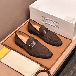 2Model Luxurys Marka Baskılı Desen Erkekler Elbise Ayakkabı Düz ​​Rahat Ayakkabı İş Ofisi Oxfords Orijinal Deri Tasarımcıları Metal Toka Süet Loafer Boyutu 38-45