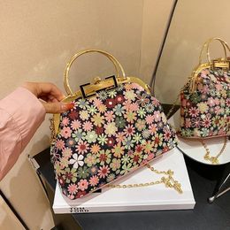 Evening Bags Fresh Embroidered Chain Crossbody Bag Women Flower Pattern Shoulder Fashion Top Handle Lady Lock Shell Clip Small Handbags 231123