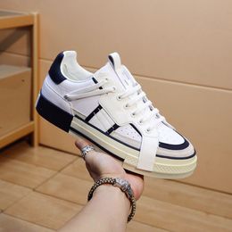 Designer Shoes Sneakers Fashion Casual Shoe Classics Women Espadrilles Flat Canvas And Real Lambskin Loafers Two Tone Cap Toe mkjmk00002