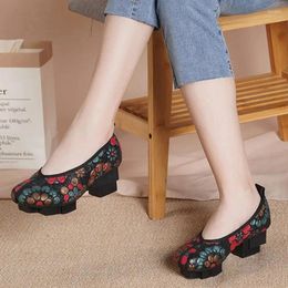 Dress Shoes 2023 Platform Women Spring Printing Genuine Leather Round Toe Buckle Strap Ethnic Style Wedges Heel Mother