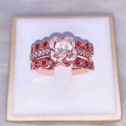 Wedding Rings 3-piece Set Luxury Fashion Inlaid With Passionate Red Zircon Creative Floral Pattern Metal Ring For Women Party Weddings.