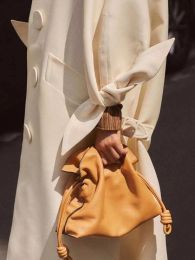 Shoulder Bag Luxury Designer Tote Drawstring Crossbody Bag Large Fuku Bag Luxury Soft Leather Folding Bucket Shoulder Bag Mobile Phone Bag