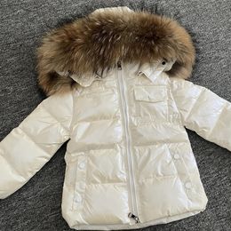 Para baixo casaco crianças jaqueta de moda marca design pele de guaxinim criança parka bebê menino menina casaco com capuz crianças inverno quente snowsuit 231123