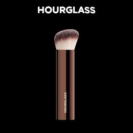 Makeup Brushes Hourglass Makeup Brush - No. 20 Vanilla Seamless Finish Basic Brush Soft Fibre Hair Fashion Design Single Face Brush 231124