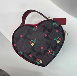 Heart -shaped Designer Bag Chain Shoulder Bags Women Zipper Crossbody Bags Heart-Square Wallet For Woman Tote Bag Clutch Strap Purse 230201