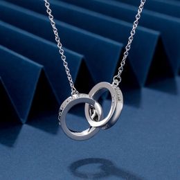 ISM Designer T Famiglia a doppio anello Light Simple V Gold Collana Gold Charming Cioncant Women's Advanced Clavicle Chain Tico