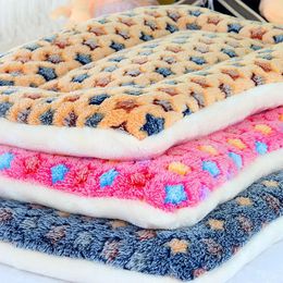 kennels pens Soft Flannel Thickened Pet Fleece Pad Blanket Bed Mat For Dogs Puppy Cat Sofa Cushion Home Rug Keep Warm Sleeping Cover 231124