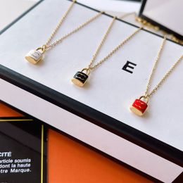 3 Colour Designer Necklaces Simple Style Lock Pendant Necklace Women Boutique Birthday Gift Jewellery Long Chain Classic Design Love Wedding Necklace With Box