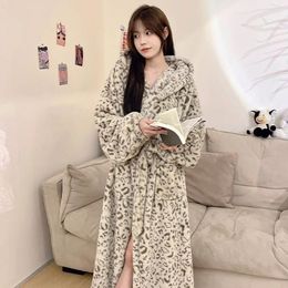 Women's Sleepwear Coral Velvet Hooded Leopard Print Night-Robe For Women Winter Cardigan Warm Home Nightgown Mid-length Loose Flannel