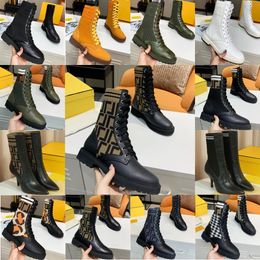 2024 Luxury Designer Boots Lace-Up Boots High Quality Men Women Boots Real Leather Half Boot Classic Style Shoes Winter Fall Snow Boots Nylon Canvas Ankle Boot