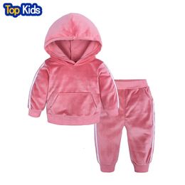 Family Matching Outfits Children Clothing Spring Winter Toddler Girls Set Kids Boys Clothes Tracksuit Suits For Sets Velvet 231124