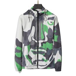 Luxury Designer Mens Fashion Jackets Graffiti Letter Pl Coats Men's Hooded Coat Windproof Outdoor Casual Fashion Jackets Famous Brand Male Tops Clothes Hooded