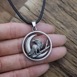 Pendant Necklaces 10pcs Wiccan Raven Moon Crow Necklace For Women Round Charm Witch Animal Jewellery