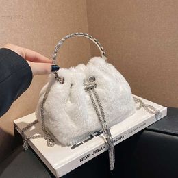Totes Winter Plush Bucket Bags for Women Brand Shoulder Bag Fashion Diamond Ring Handbag Cute Purses Crossbody Bag Designer Satchel