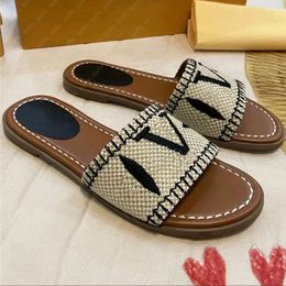 Designer flat sandals luxury slippers women embroider sandal fashion flip flop letter slipper for beach slide low heel shoes cowhide slippers elegant sandals