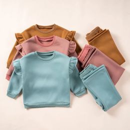 Family Matching Outfits Children s Fleece Suits Pullover Insulate Sportwear Autumn Baby Girls Clothes Set Solid Colour Warm Lace Sweater Top Pants Outfit 231124