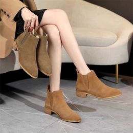 Boots Fashion autumn and winter thick heels low short sleeves Martin boots for women 230830