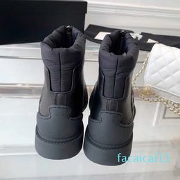 women's short Boots are fashionable and warm, with plush boot designs