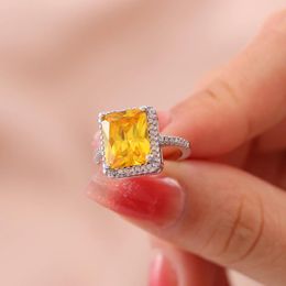 Cluster Rings UFOORO Fashion Wedding Ring Platinum Charm Large Cube Yellow Zircon Jewellery Princess Engagement For Women