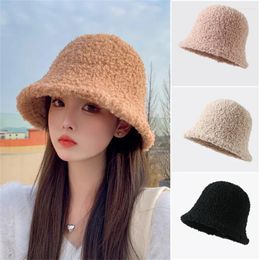 Berets Japanese Versatile Hat Female Lamb Hair Bucket Autumn And Winter Thickened Warm Fisherman Retro Basin