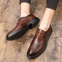 British Gentleman Pointed Black Brown Brogue Shoes For Men Wedding Dress Prom Homecoming Party Oxford Sapatos Tenis Masculino