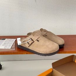Um baotou de couro pedal chinelos OP18 feminino fora para usar 2023 primavera novos sapatos baixos foscos