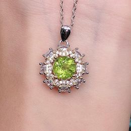 Pendant Necklaces Fashion Sun Flower Necklace Inlay Green Round Zircon Exquisite Minimalist Jewellery For Women Wedding Engagement Gifts