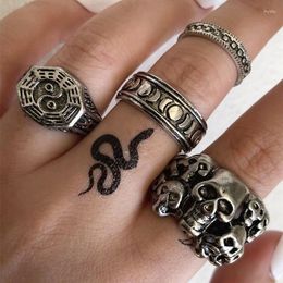 Cluster Rings 4 Pcs/Set Unisex Gossip Moon Change Skull Silver Colour Geometric Finger Ring Set Halloween Jewellery Gift Accessories