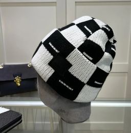 Knitted hat Classic fall and winter lovers smile plaid soft touch Atmospheric daily versatile temperament fashion warm very nice