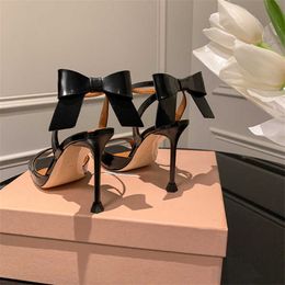 Nxy Sandals Butterfly Knot Women's Sexy Peep Toe Party Shoes Stylish Women High Heel Dance Square Stiletto 230406