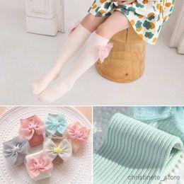 Kindersocken Prinzessin Mädchen Frühlingsherbstmode Große Spitzenschleife über scharfen hohen Socken Streifen Baby Kinder Kind Kalb im Schlauch Säuglingssocken R231125